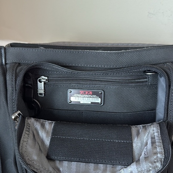 Tumi Expandable Flap Computer Laptop Briefcase Black - Picture 7 of 10